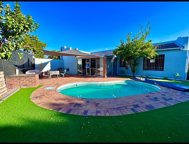 3 BEDROOM HOUSE FOR SALE IN EDGEMEAD